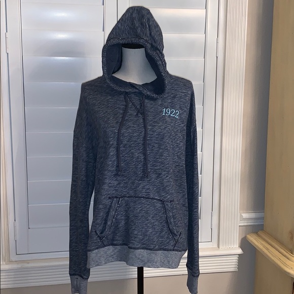 Hollister Jackets & Blazers - NWOT Hollister hooded sweater